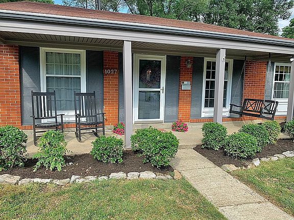 2nd image of 1027 Elmendorf Dr