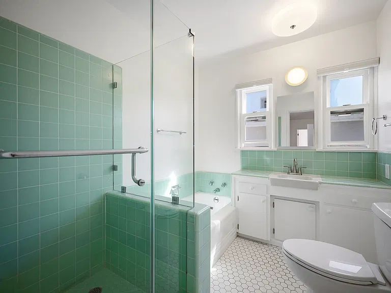 302-312 San Vicente Blvs — Photo 13