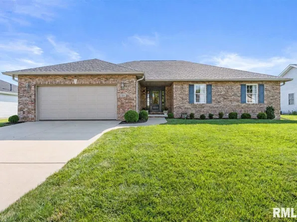 820 Elk Crest Ct, Chatham, IL 62629