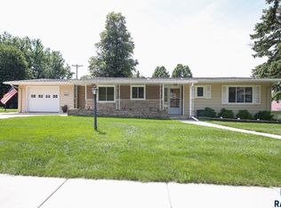 1025 3rd St, Garretson, SD 57030