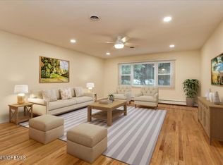 44 Brian Ct, Toms River, NJ