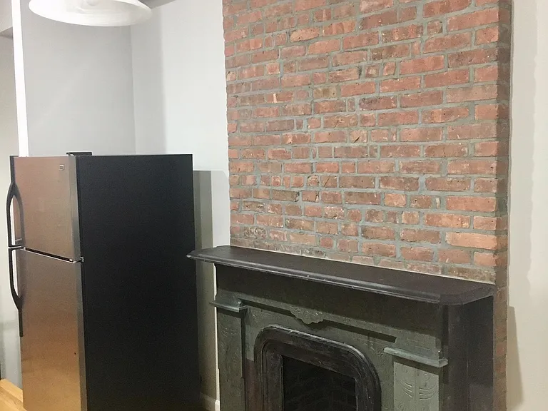 572 Jersey Ave #1R — Photo 9