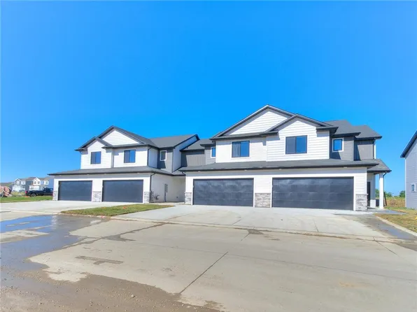 6952 Holly Ct, Johnston, IA 50131