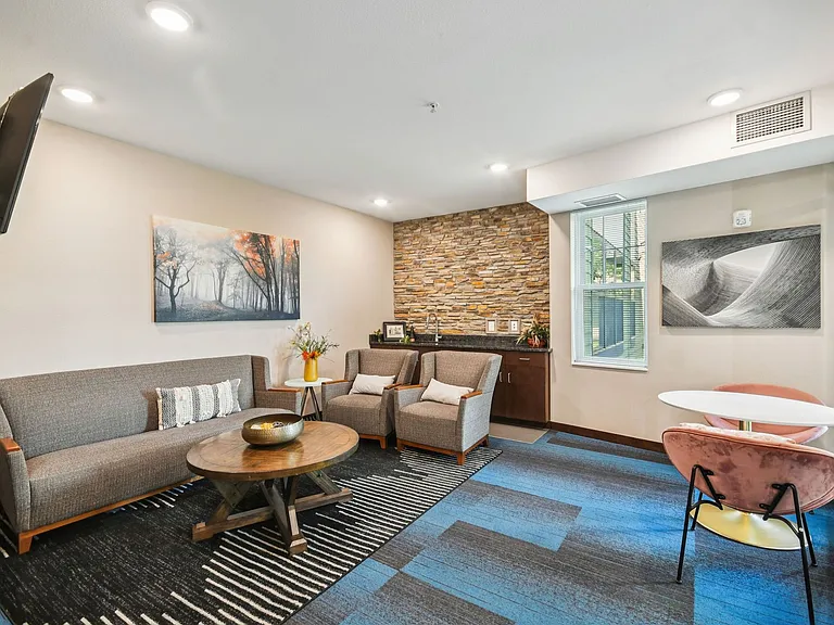 Capital View Apartments — Photo 17
