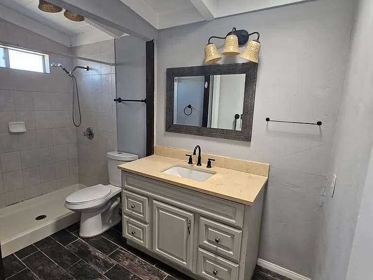352 Bonito Ave — Photo 6