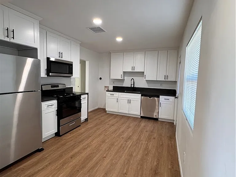 26814 Mansfield St #26814A — Photo 16