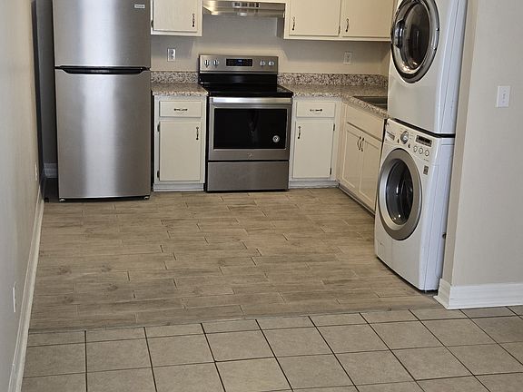 2nd image of 4225 Auckland Rd APT 3
