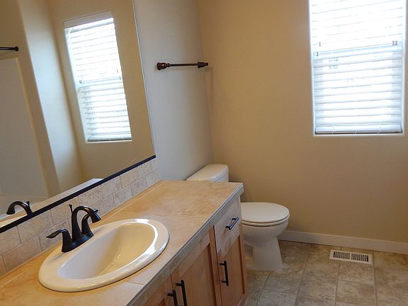 2nd floor guest bath