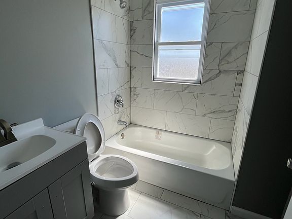 4th image of 494 E 18th St Floor 1