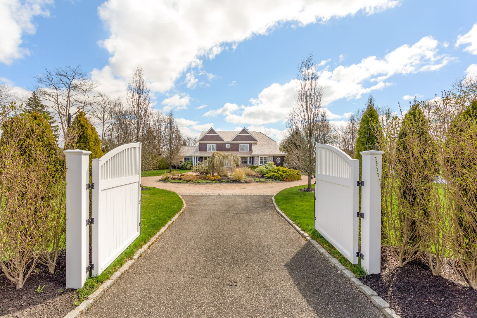 88 Tuckahoe Ln in Southampton Out East