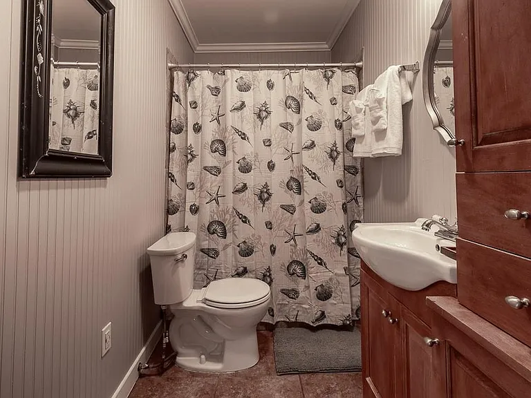 120 W 8th St — Photo 19