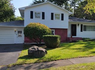 180 Fleetwood Dr, Rochester, NY 14609