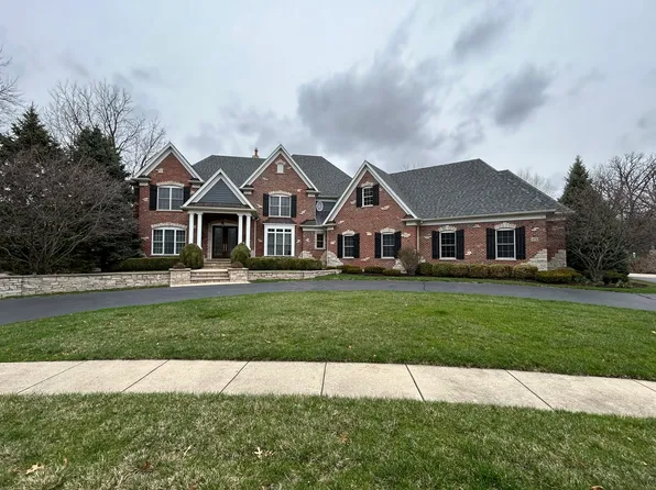 475 Merry Oaks Dr, Sycamore, IL 60178