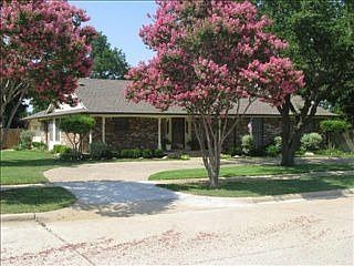 5th image of 523 Mayfield Ave