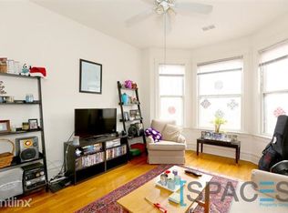 1214 W Fletcher St, Skokie, IL 60657