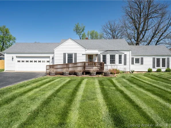 1520 Maple Court, New Albany, IN 47150