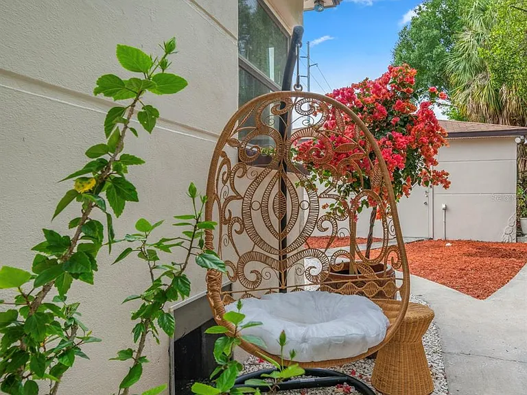 2402 W Cypress St — Photo 28
