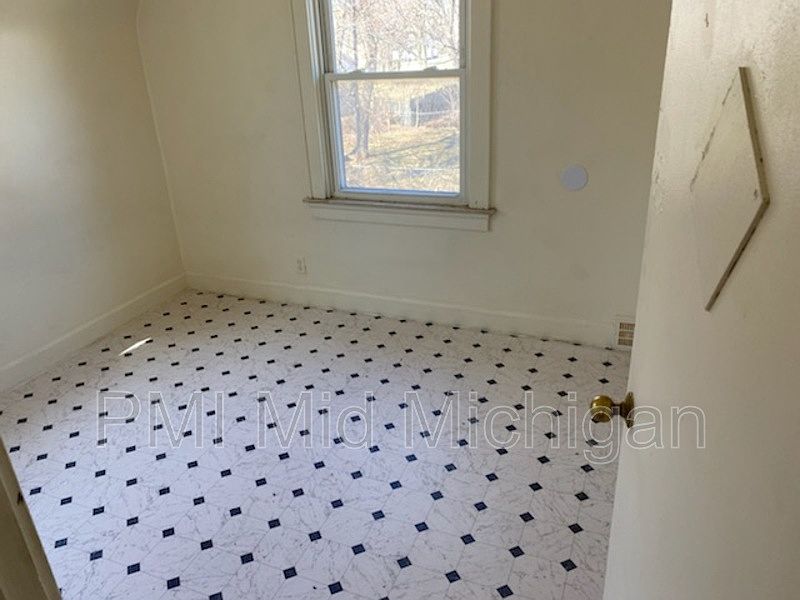 1st image of 4113 Donnelly St #3