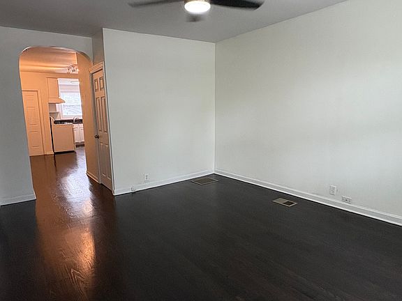 4th image of 1721 N Artesian Ave #1