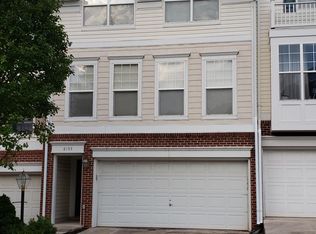 8193 Glade Bank Dr, Manassas, VA 20111