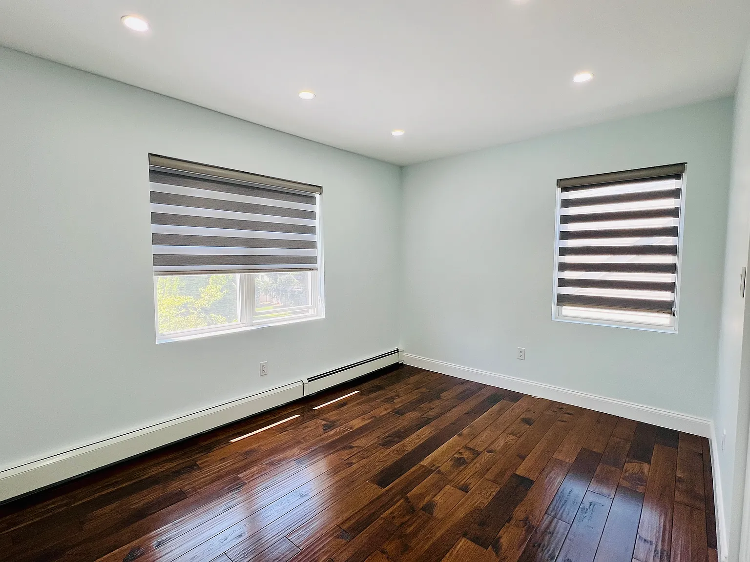 Edna Ave, Bethpage — Photo 2