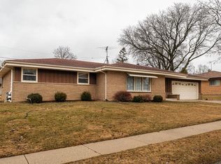 5202 Roberts Dr, Greendale, WI 53129