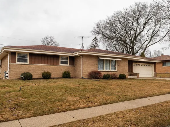 5202 Roberts DRIVE, Greendale, WI 53129