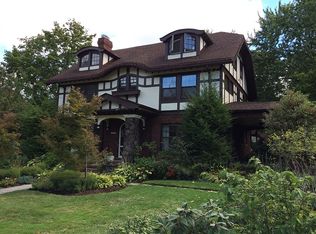 2737 Endicott Rd, Shaker Heights, OH 44120