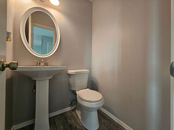 3rd image of 3437 Trenary Ln