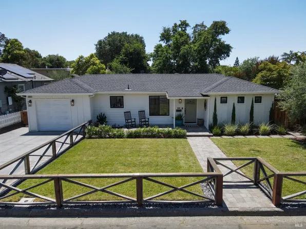 2023 Evelyn Drive, Santa Rosa, CA 95404