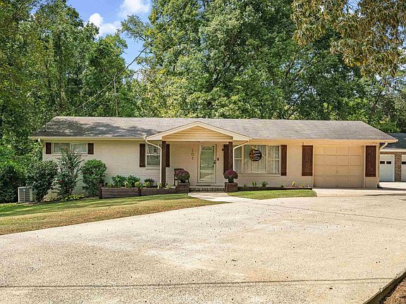 2nd image of 101 Kyle Ct