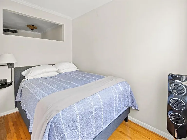 11 2nd St NE #307 — Photo 14