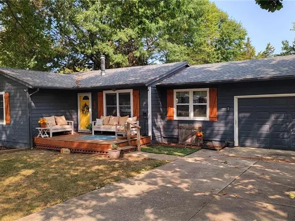 301 W Park St, Pleasanton, KS 66075