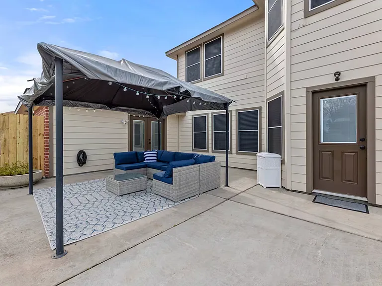 14190 Brushwood Dr — Photo 39