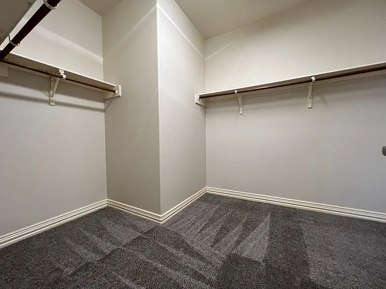 3518 Ellies Ln — Photo 16