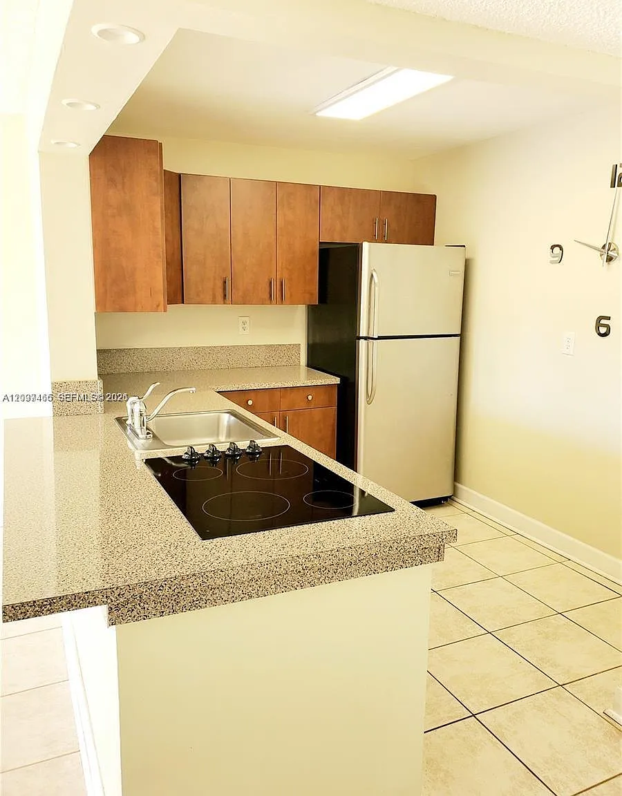 El Cid Condo — Photo 3