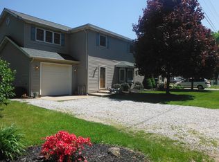 6102 Gladys Ave, Elyria, OH 44035