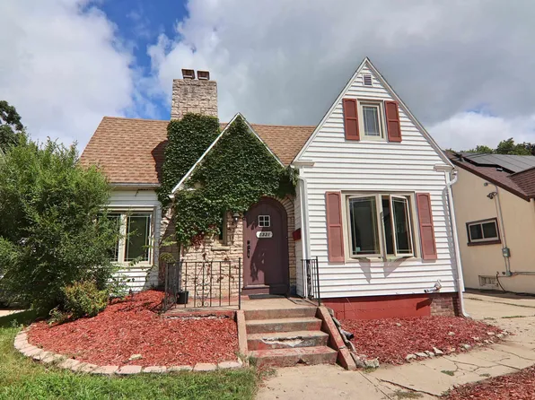 1331 Sharon St, Janesville, WI 53545