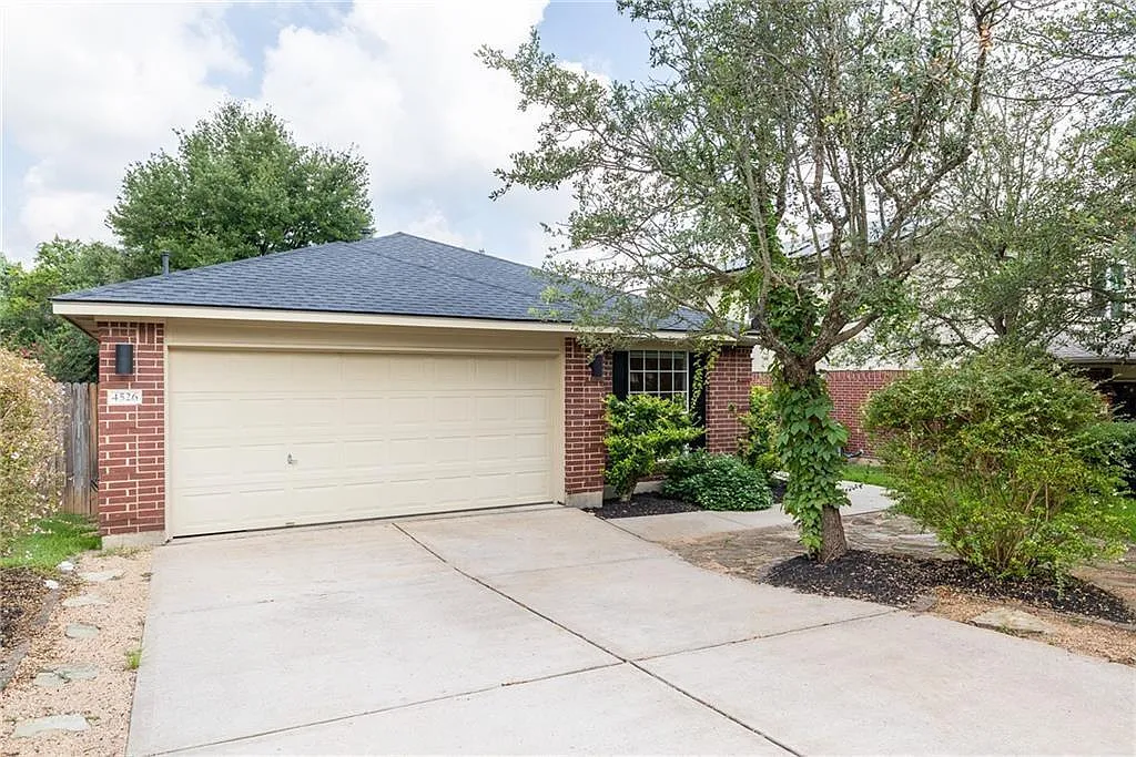 3 bed, 2.0 bath, 1560 sqft, $2,700 — Photo 3