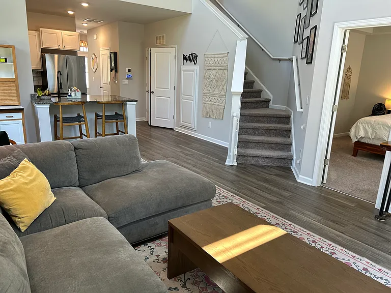 3647 Roseblossom Dr — Photo 20