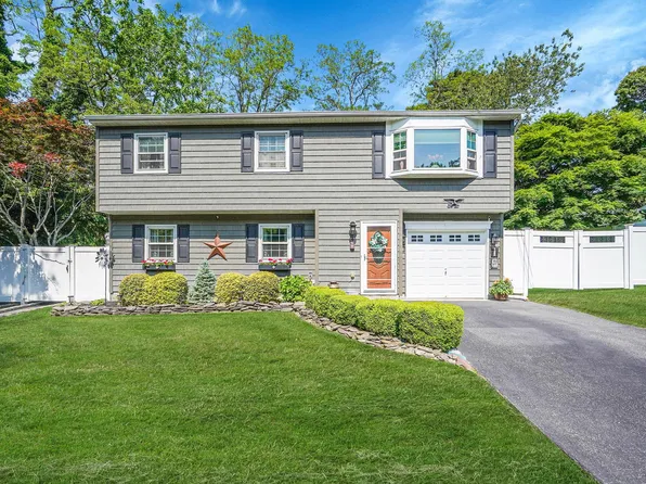 16 Maple Road, Wading River, NY 11792