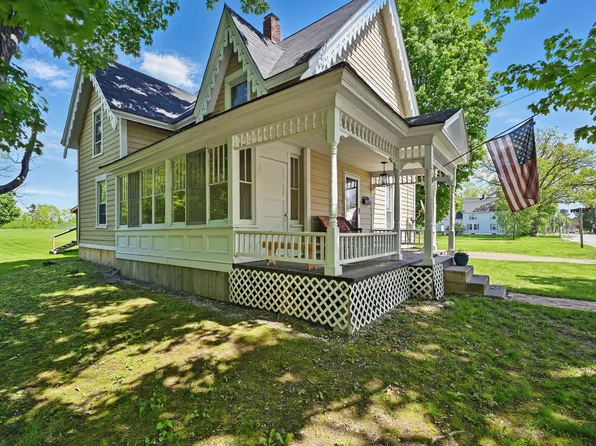 126 Elm Street, Newport, ME 04953