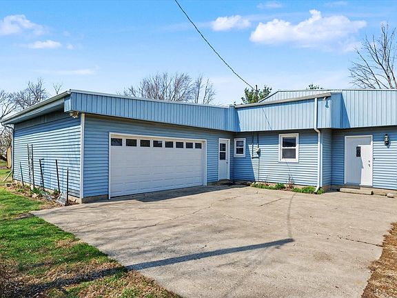 4th image of 3055 County Road 1200 E