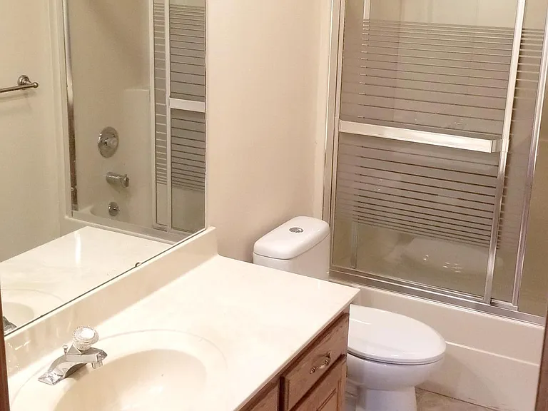 1414 E Powell St — Photo 11