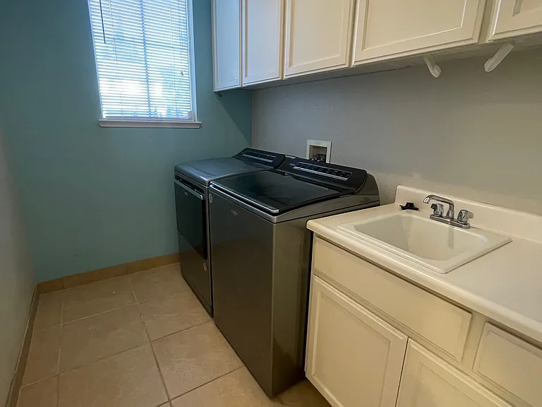 730 Sunlight Dr — Photo 15