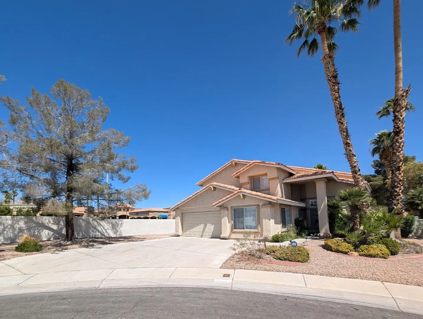 8432 Airmont Ct — Photo 1