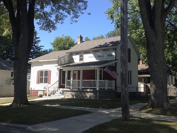 2nd image of 300 S Warner St