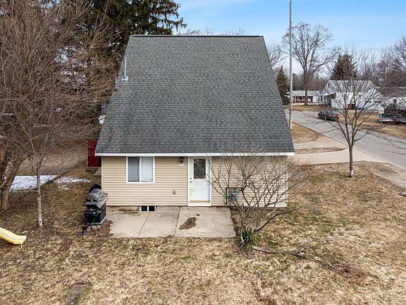 4th image of 1395 Four Mile Rd NE