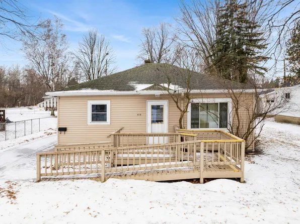515 Elizabeth Ave, Marinette, WI 54143