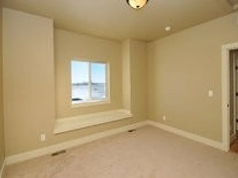 2127 Cocklebur Ln — Photo 7